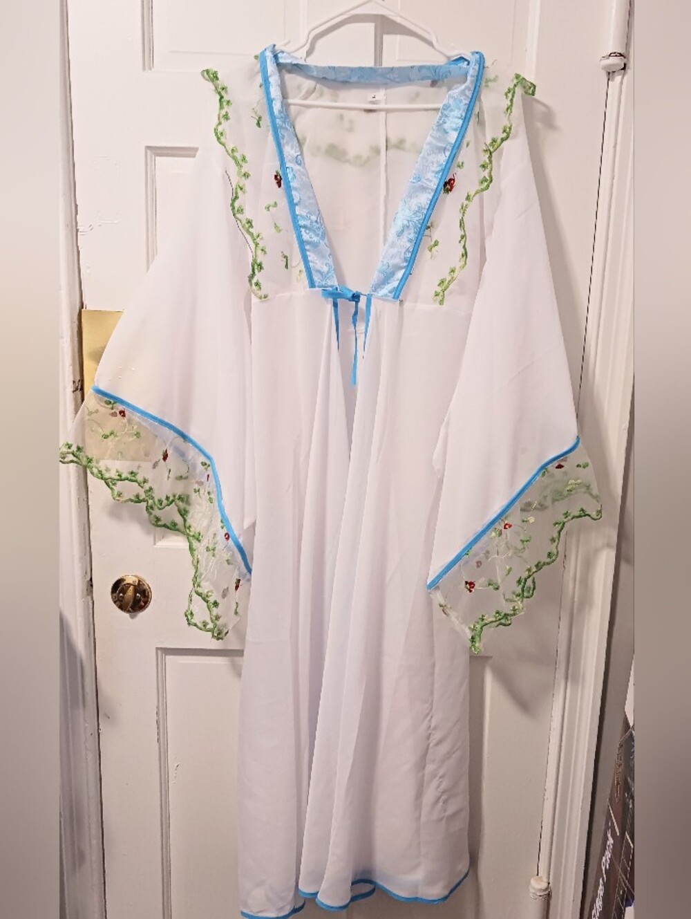 Fairy Kimono Robe White Whimsical Elf Box Sleeve Lace Embroidered Size L NWOT
